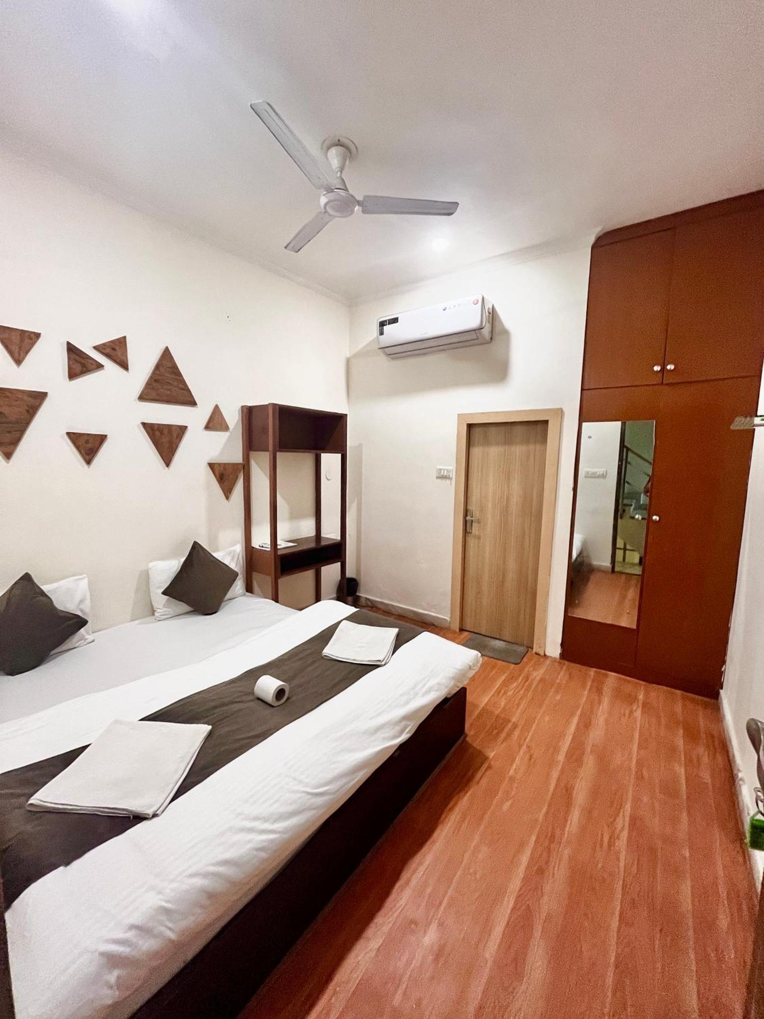 Hot - House Of Travellers Taj View Hostel Агра Екстериор снимка